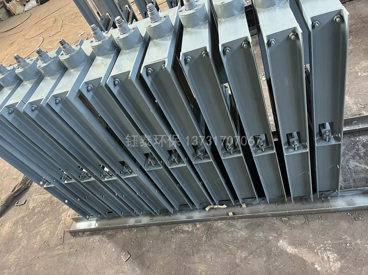 江蘇徐州鋼廠定購的24臺密封型插板閥發貨