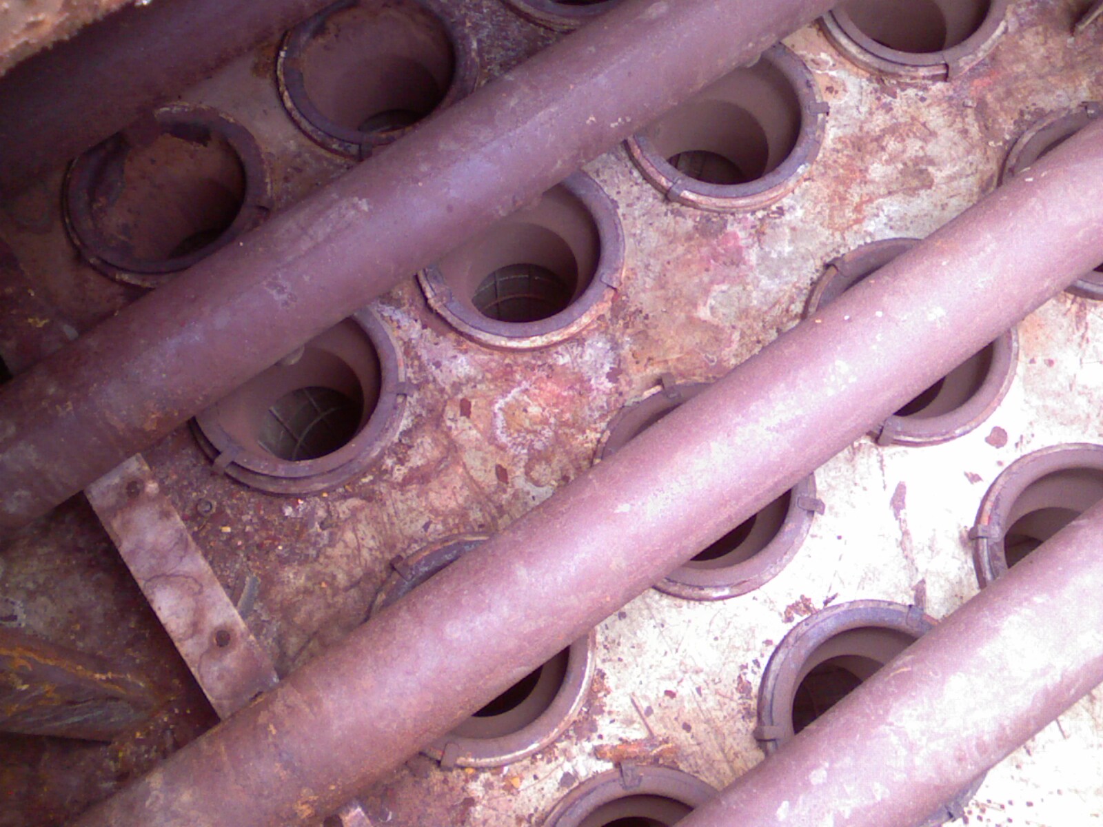 布袋式除塵器實際應(yīng)用中濾袋的破損形式及原因解密 布袋式除塵器實際應(yīng)用中濾袋的破損形式及原因解密